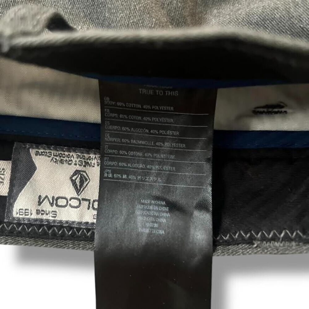 Volcom Shorts Mens Size 31 Gray Chino Flat Front True To This Walking Casual - Picture 11 of 15